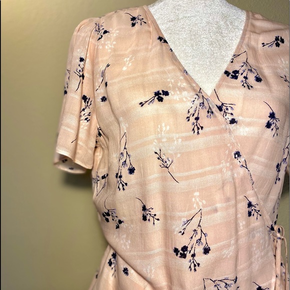 Gentle Fawn Pink Wrap Top - Picture 4 of 12